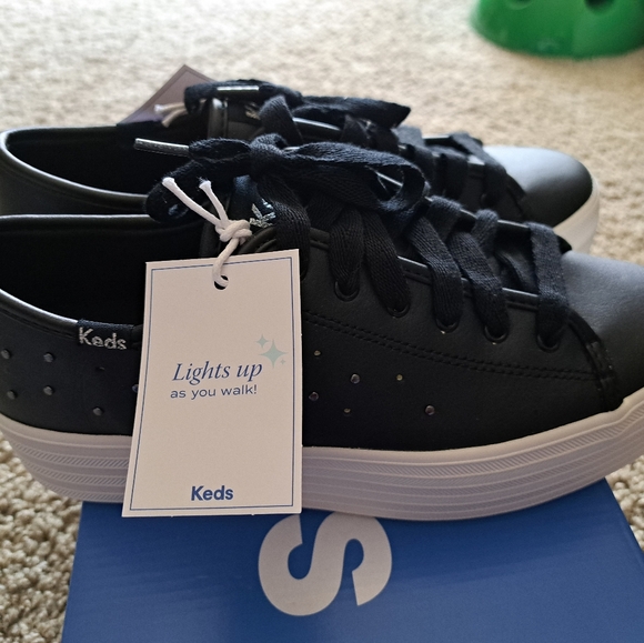 Keds Lady's Sneakers Lights Up - Picture 8 of 15